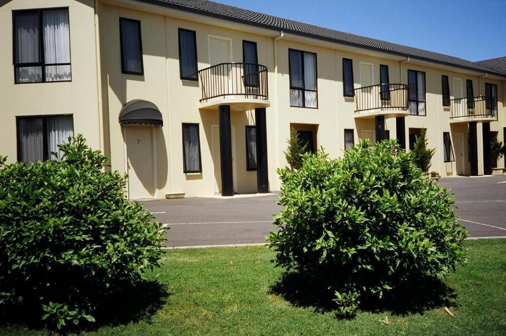 Hopkins House Motel & Apartments Уорнъмбул Екстериор снимка