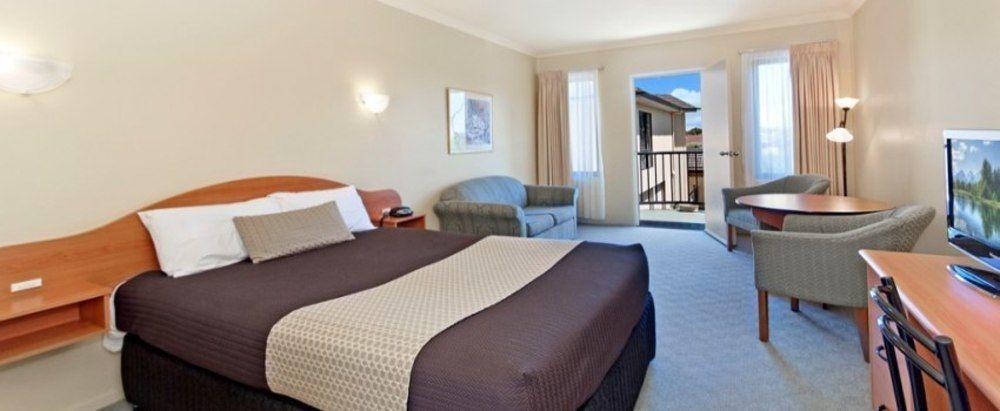 Hopkins House Motel & Apartments Уорнъмбул Екстериор снимка